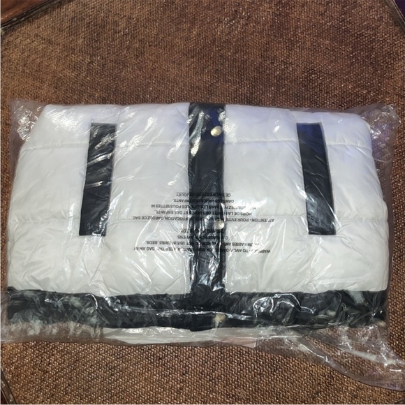 Jessica Simpson Off White & Black Quilted Mock Neck Puffer Coat Size Medium NEW - Picture 6 of 7